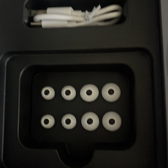 Ear buds - Picture 4 of 4